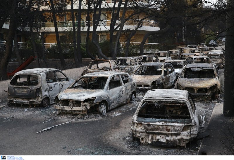 Χάος, αδυναμία συνεννόησης, ολιγωρία. Οι δυνάμεις και οι εμπλεκόμενοι φορείς δεν κατάφεραν ποτέ να βρουν ένα κοινό σημείο συνεργασίας, προκειμένου να αποτρέψουν το τραγικό αποτέλεσμα.