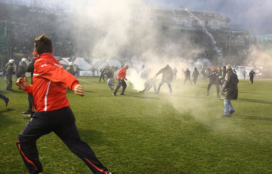 Η χειρονομία του Περέιρα και τα επεισόδια που στιγμάτισαν το ντέρμπι [εικόνες] | iefimerida.gr 3