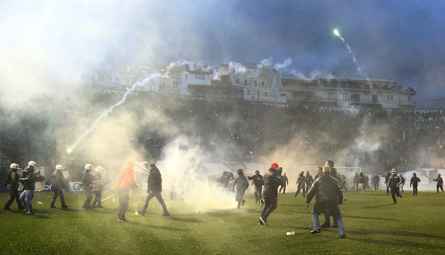 Η χειρονομία του Περέιρα και τα επεισόδια που στιγμάτισαν το ντέρμπι [εικόνες] | iefimerida.gr 4