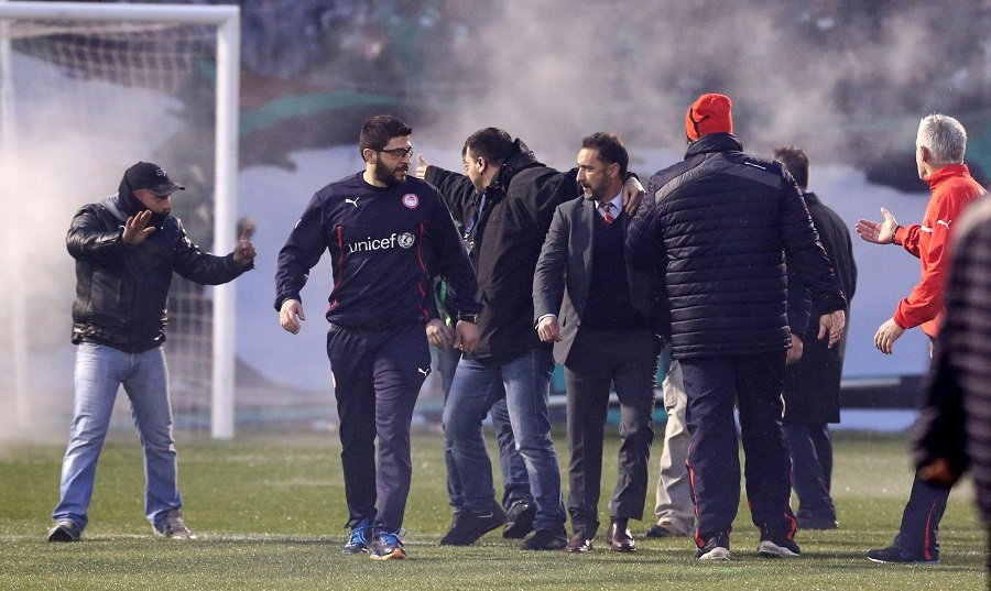 Η χειρονομία του Περέιρα και τα επεισόδια που στιγμάτισαν το ντέρμπι [εικόνες] | iefimerida.gr 6