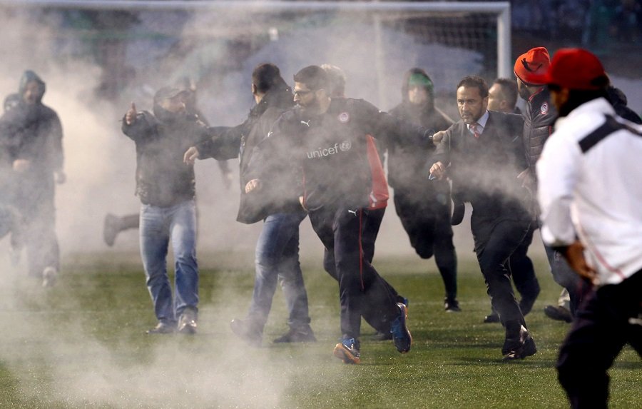 Η χειρονομία του Περέιρα και τα επεισόδια που στιγμάτισαν το ντέρμπι [εικόνες] | iefimerida.gr 8