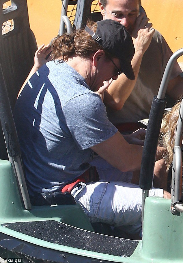 Η απίστευτη αλλαγή του Ματ Ντέιμον -Εχει κοτσίδα [εικόνες] | iefimerida.gr 2