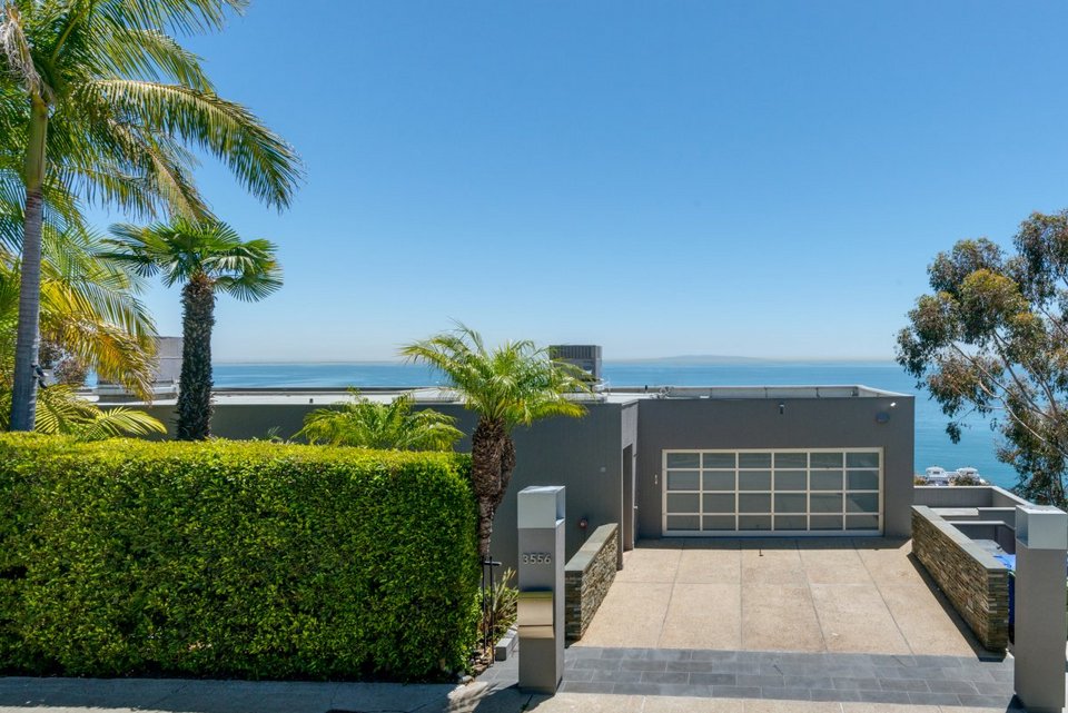 Η βίλα που σου δίνει την αίσθηση ότι επιπλέει στον ωκεανό -Σπίτι πρωταγωνιστή των Friends [εικόνες]  | iefimerida.gr 0