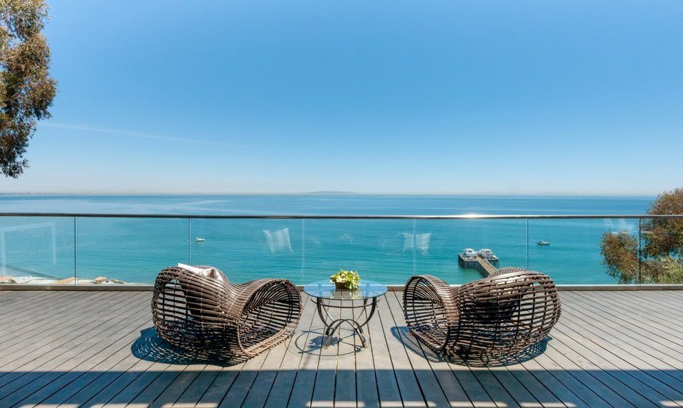 Η βίλα που σου δίνει την αίσθηση ότι επιπλέει στον ωκεανό -Σπίτι πρωταγωνιστή των Friends [εικόνες]  | iefimerida.gr 8