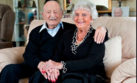 Υπεραιωνόβιοι είναι παντρεμένοι για 80 χρόνια και αντέχουν -Το μυστικό: Ο σύζυγος να συμφωνεί με την σύζυγο [εικόνες] | iefimerida.gr 0