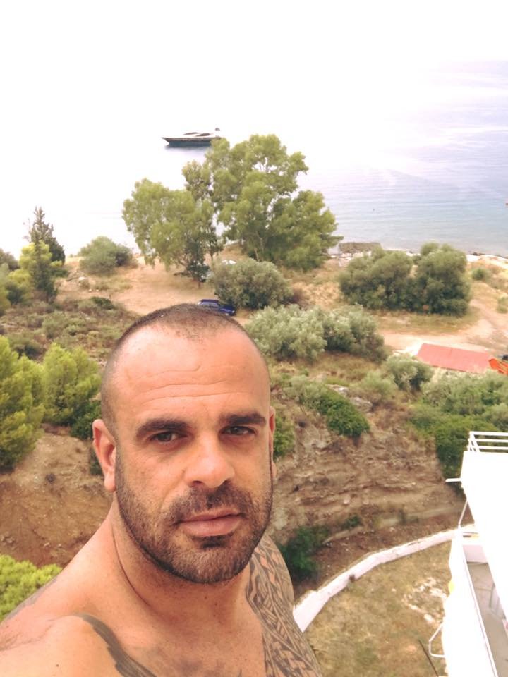 Survivor 2: Αυτός είναι ο πρώτος «Μαχητής» που έκλεισε στο ριάλιτι [εικόνες] | iefimerida.gr 2