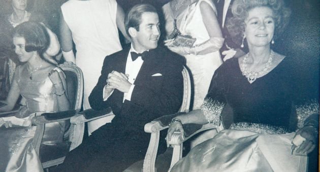 «Εφυγε» ο σχεδιαστής Ντίνος Μαυρόπουλος -Chanel και Dior έστειλαν στεφάνια στην κηδεία του [εικόνες] | iefimerida.gr 3