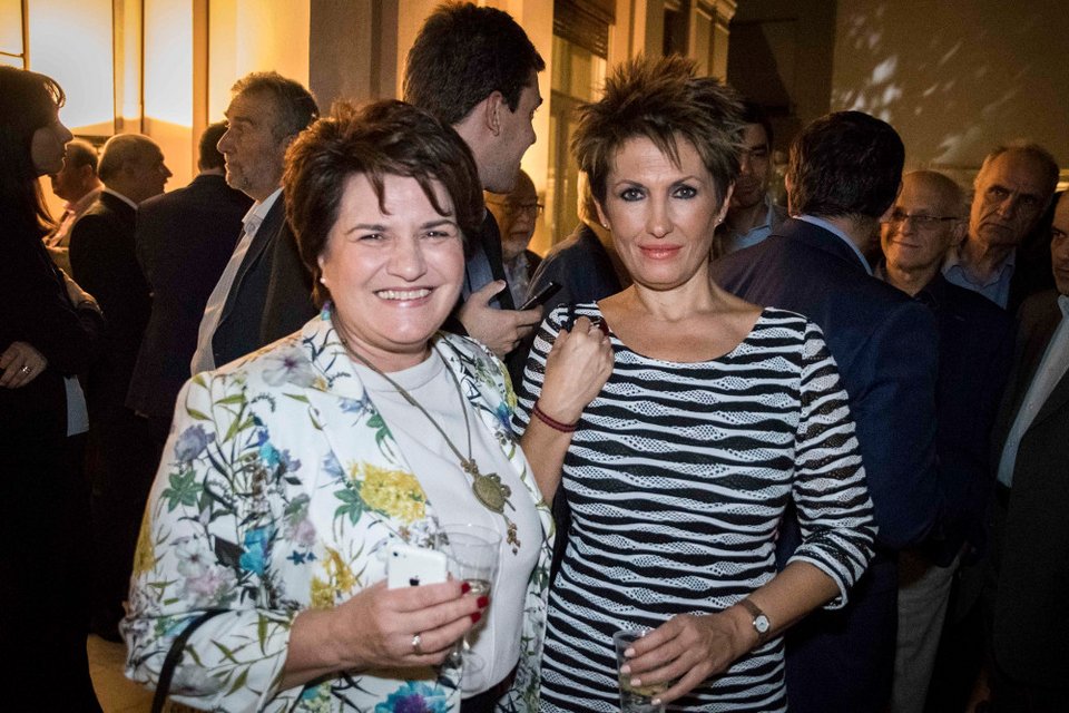 Το ποτό του Τσίπρα στο Μαξίμου μέσα από 34 καρέ -Χαμόγελα, πηγαδάκια, τσιγάρο, ποτό και πιάνο [εικόνες] | iefimerida.gr 18