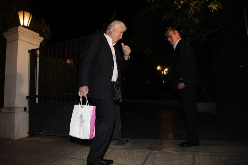 Τα καλά τους έβαλαν οι βουλευτίνες του ΣΥΡΙΖΑ -Ποτό, αντάρτικα και γέλια στο μπαλκόνι του Μαξίμου [εικόνες] | iefimerida.gr 8