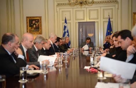 Καλύτερο συντονισμό για την Κεφαλονιά ζήτησε ο Πρωθυπουργός -Ολα τα μέτρα της κυβέρνησης για τους σεισμοπαθείς | iefimerida.gr 0