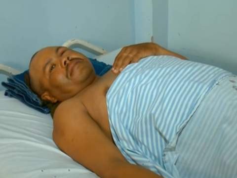 Αυτό είναι τύχη: Επέζησε με ένα μαχαίρι καρφωμένο στο κεφάλι του – Οδήγησε 100 χλμ για το νοσοκομείο [εικόνες] | iefimerida.gr 1