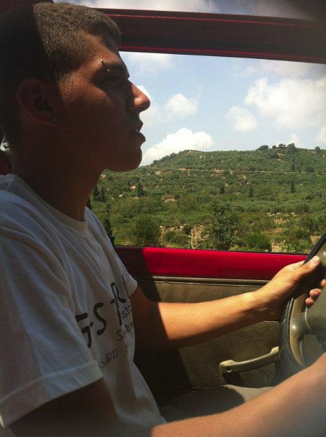 Αυτός είναι o μαχαιροβγάλτης Oλλανδός ανιματέρ με το αγγελικό πρόσωπο [εικόνες] | iefimerida.gr 1