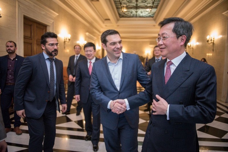 Κινεζική απόβαση στο Μέγαρο Μαξίμου -Καρέ καρέ οι υπογραφές της συμφωνίας με την Cosco [εικόνες] | iefimerida.gr 0