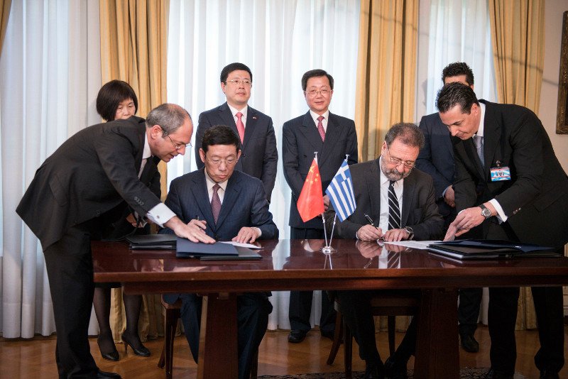 Κινεζική απόβαση στο Μέγαρο Μαξίμου -Καρέ καρέ οι υπογραφές της συμφωνίας με την Cosco [εικόνες] | iefimerida.gr 3