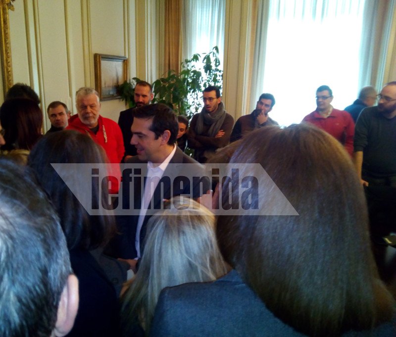 «Εχω πέσει από μικρός στη μαρμίτα αισιοδοξίας» είπε ο Τσίπρας σε δημοσιογράφους [εικόνες] | iefimerida.gr 2