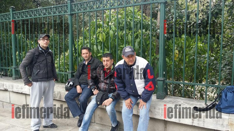 Ξαφνική «επίσκεψη» στο Μαξίμου -Απλήρωτοι εργαζόμενοι της ΝΕΛ ήθελαν να δουν τον πρωθυπουργό [εικόνες] | iefimerida.gr 1