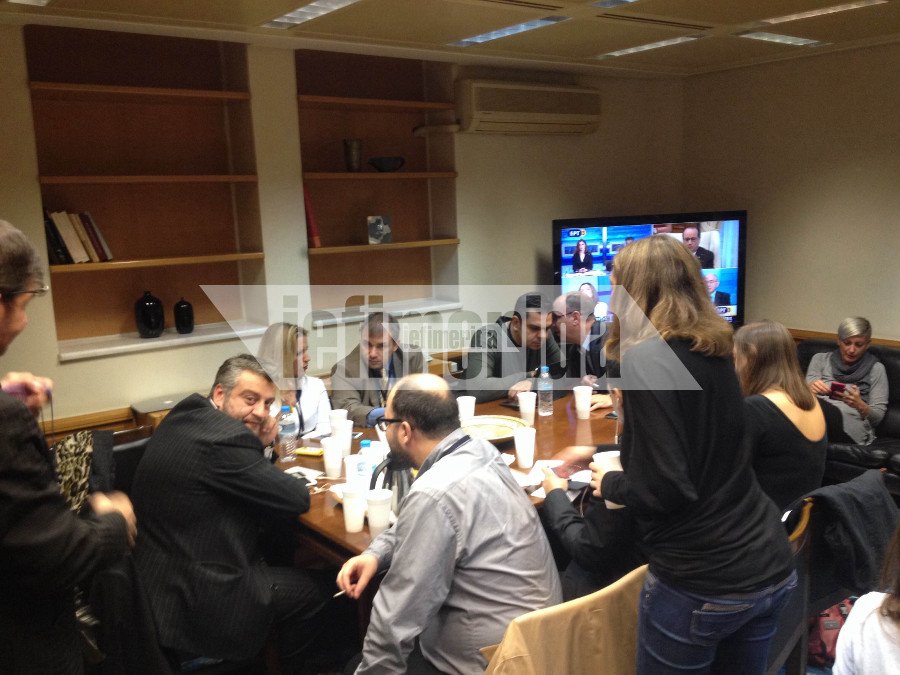 Στα... «άδυτα» του Μαξίμου έβαλαν τους δημοσιογράφους [εικόνες] | iefimerida.gr 1