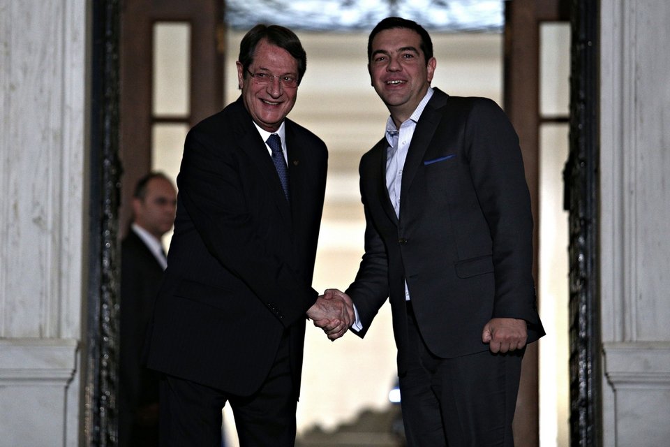 Ο Αναστασιάδης ενημέρωσε τον Τσίπρα για τις εξελίξεις στο Κυπριακό [εικόνες] | iefimerida.gr 1