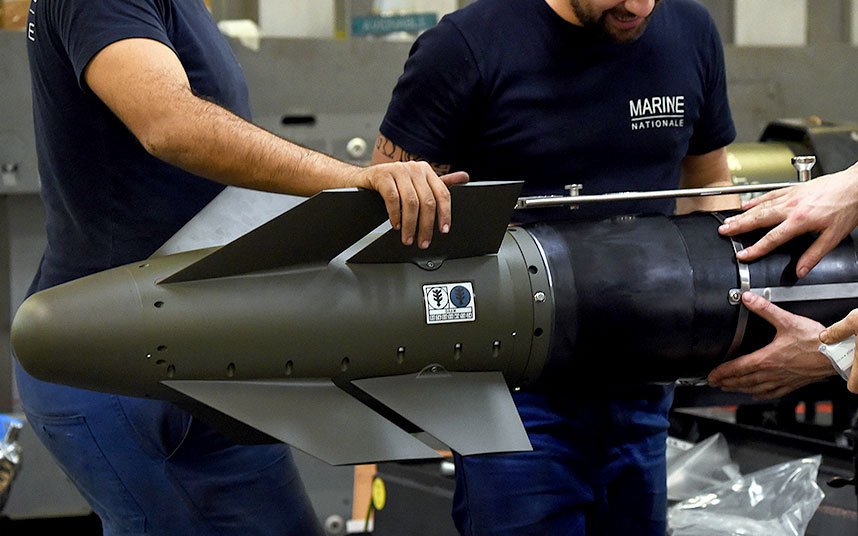 Πάνω στο αεροπλανοφόρο «Σαρλ ντε Γκωλ» -Ξεκίνησαν οι γαλλικοί βομβαρδισμοί στη Συρία από αυτό [εικόνες] | iefimerida.gr 6