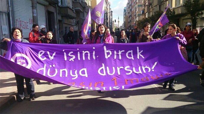 Ο Ερντογάν πέταξε χημικά στη συγκέντρωση της Πρωτομαγιάς -Παιδάκια κινδύνευσαν με ασφυξία [εικόνες] | iefimerida.gr 3