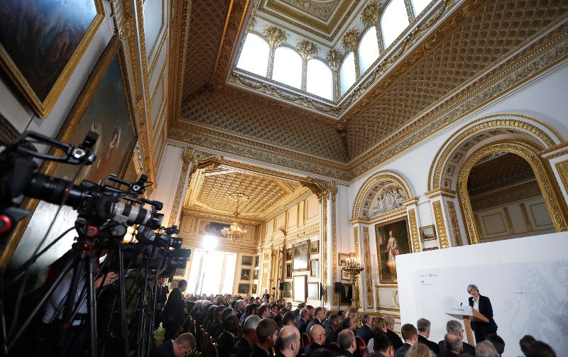 Η Τερέζα Μέι μίλησε: Πάμε για σκληρό Brexit! -Απειλές στην Ευρώπη | iefimerida.gr 2