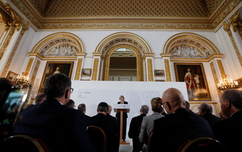Η Τερέζα Μέι μίλησε: Πάμε για σκληρό Brexit! -Απειλές στην Ευρώπη | iefimerida.gr 0