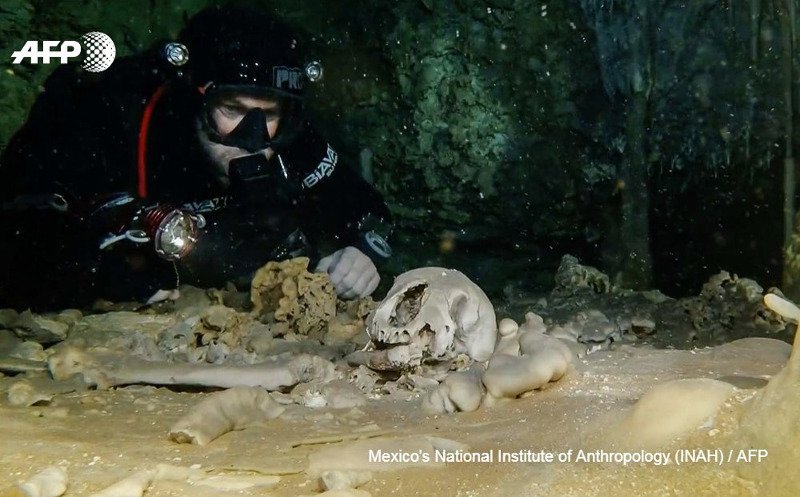 Εντυπωσιακά ευρήματα στο μεγαλύτερο υποθαλάσσιο σπήλαιο του κόσμου [εικόνες και βίντεο] | iefimerida.gr 0