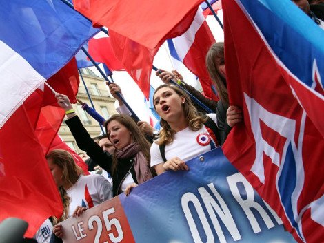 Εκατομμύρια άνθρωποι τίμησαν την Εργατική Πρωτομαγιά σε όλο τον κόσμο: Διαδηλώσεις, χρώματα, αλλά και επεισόδια [εικόνες] | iefimerida.gr 2