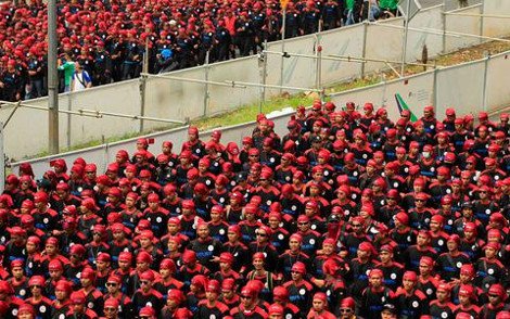 Εκατομμύρια άνθρωποι τίμησαν την Εργατική Πρωτομαγιά σε όλο τον κόσμο: Διαδηλώσεις, χρώματα, αλλά και επεισόδια [εικόνες] | iefimerida.gr 13