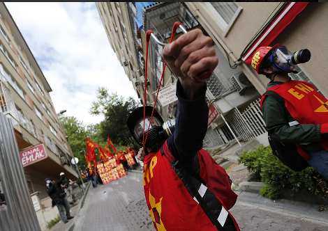 Εκατομμύρια άνθρωποι τίμησαν την Εργατική Πρωτομαγιά σε όλο τον κόσμο: Διαδηλώσεις, χρώματα, αλλά και επεισόδια [εικόνες] | iefimerida.gr 8