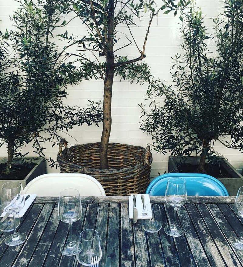 MAZI: Το ελληνικό εστιατόριο στο Νότινγκ Χιλ που έμαθε τους Λονδρέζους να τρώνε χταπόδι και φάβα [εικόνες] | iefimerida.gr 6