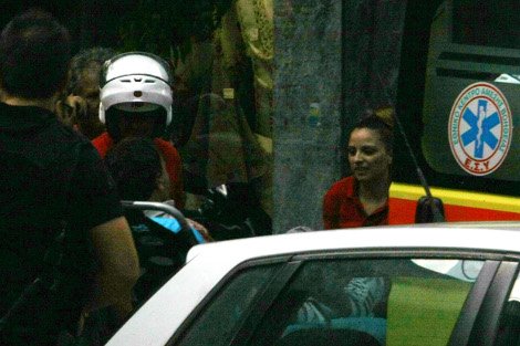 Καρέ καρέ η μεταφορά του αιμόφυρτου Νίκου Μαζιώτη μετά την ανταλλαγή πυροβολισμών στο κέντρο της Αθήνας [εικόνες] | iefimerida.gr 8