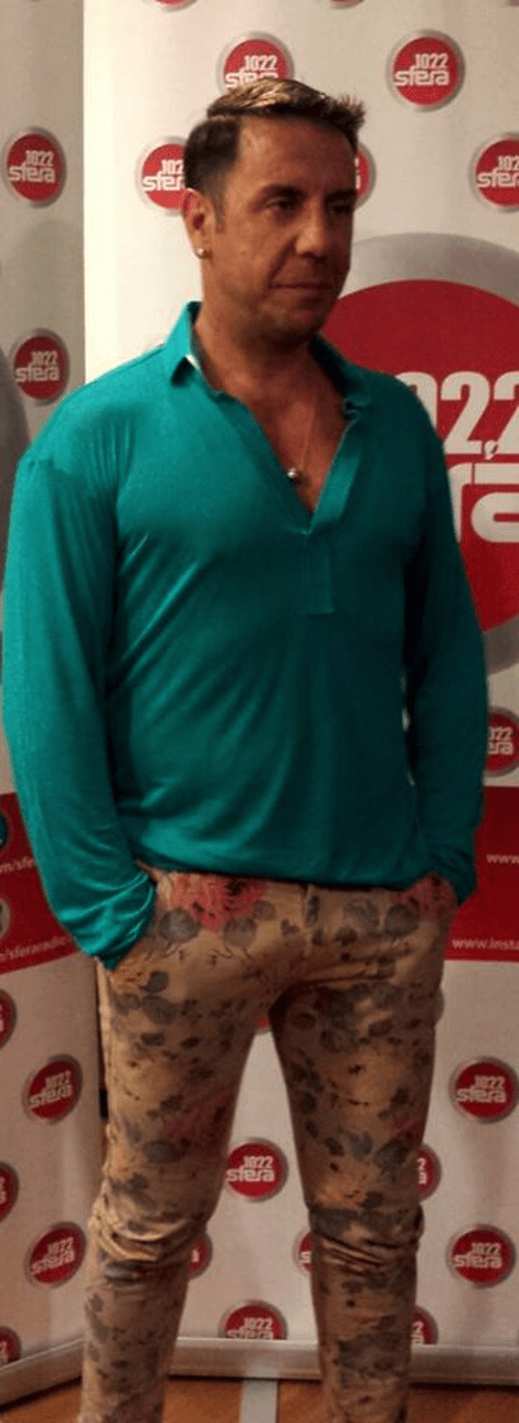 Το φλοράλ κολάν του Γιώργου Μαζωνάκη [εικόνα] | iefimerida.gr 0