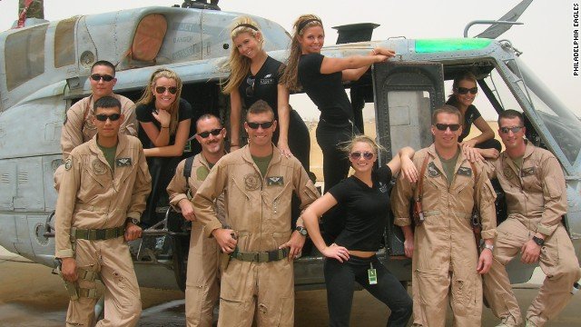 Υπολοχαγός Ρέιτσελ-Η χυμώδης μαζορέτα που κατατάχτηκε στο στρατό [εικόνες] | iefimerida.gr 3