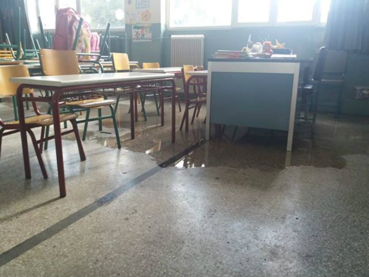 Εικόνες ντροπής σε δημοτικό σχολείο της Αθήνας -Πλημμύρισαν τέσσερις αίθουσες, έμεινε κλειστό τη Δευτέρα [εικόνες] | iefimerida.gr 3