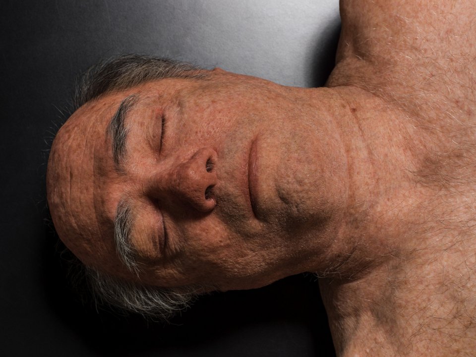 Αποδομώντας την παιδικότητα: Η νέα έκθεση του Πολ Μακ Κάρθι που συγκλονίζει [εικόνες] | iefimerida.gr 1