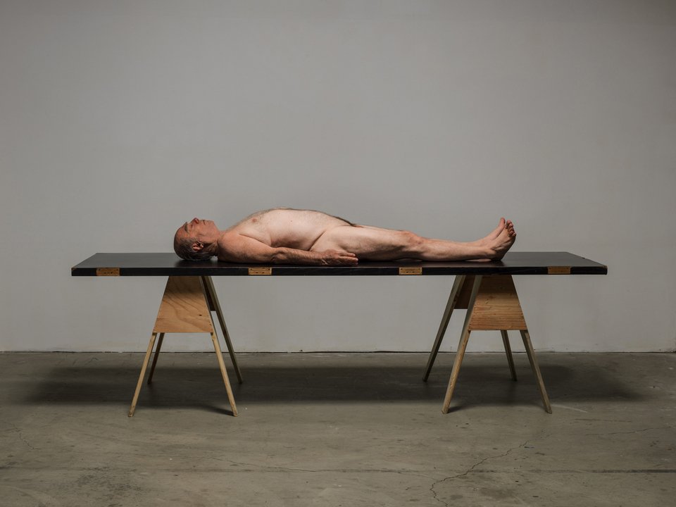 Αποδομώντας την παιδικότητα: Η νέα έκθεση του Πολ Μακ Κάρθι που συγκλονίζει [εικόνες] | iefimerida.gr 0