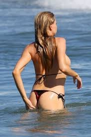 Charlotte McKinney με καυτό μπικίνι: Δεν περιγράφω άλλο! [εικόνες]  | iefimerida.gr 6
