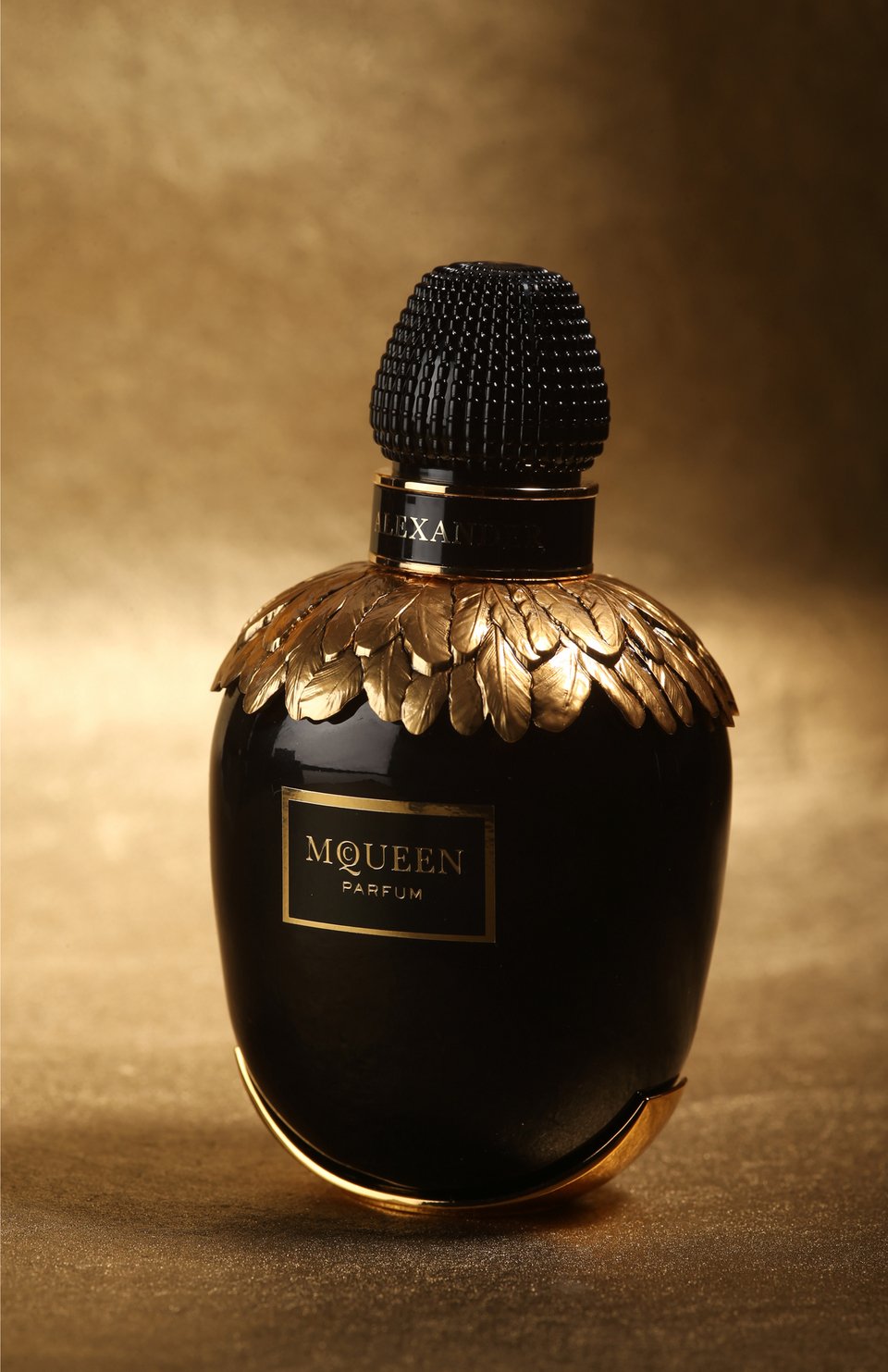 McQueen Parfum – Το νέο πολυτελές άρωμα του βρετανικού οίκου κοστίζει 350 ευρώ!  [εικόνες] | iefimerida.gr 4