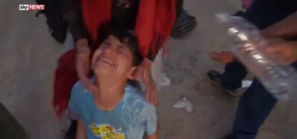 Χάος στην Ουγγαρία: Συγκρούσεις μεταναστών- αστυνομίας, δεκάδες τραυματίες [εικόνες & βίντεο] | iefimerida.gr 0