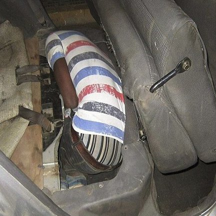 Μαρόκο: Προσπάθησε να περάσει τα σύνορα κρυμμένος σε ταμπλό αυτοκινήτου [εικόνες]   | iefimerida.gr 1