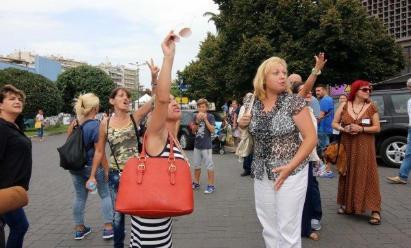 Μεϊμαράκης: Θα στηρίξουμες επενδύσεις όπως οι Σκουριές - Τον υποδέχθηκαν με ανθοδέσμη [εικόνες&βίντεο]  | iefimerida.gr 3