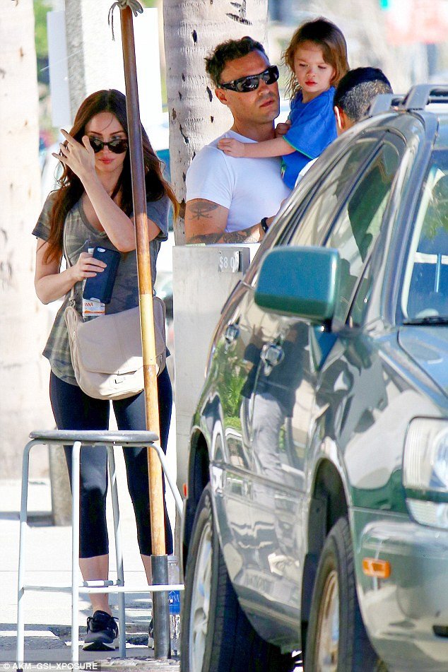 Εγκυος η Μέγκαν Φοξ -Κανένας δεν ξέρει ποιος είναι ο πατέρας [εικόνες]  | iefimerida.gr 7