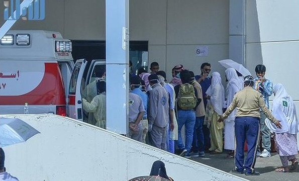Σοκ από το ποδοπάτημα στη Μέκκα - Τουλάχιστον 717 νεκροί | iefimerida.gr 1