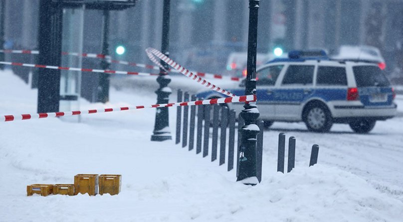Λήξη συναγερμού στην καγκελαρία -Κενά τα κιβώτια έξω από το γραφείο της Μέρκελ [εικόνα] | iefimerida.gr 0