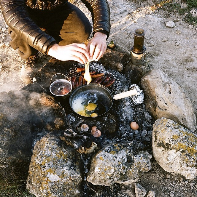 Ο γοητευτικός Αμερικάνος που παράτησε την καριέρα του και δημιούργησε ένα πρωτόγνωρο κίνημα νέων, ρομαντικών νομάδων στις ΗΠΑ [εικόνες] | iefimerida.gr 5