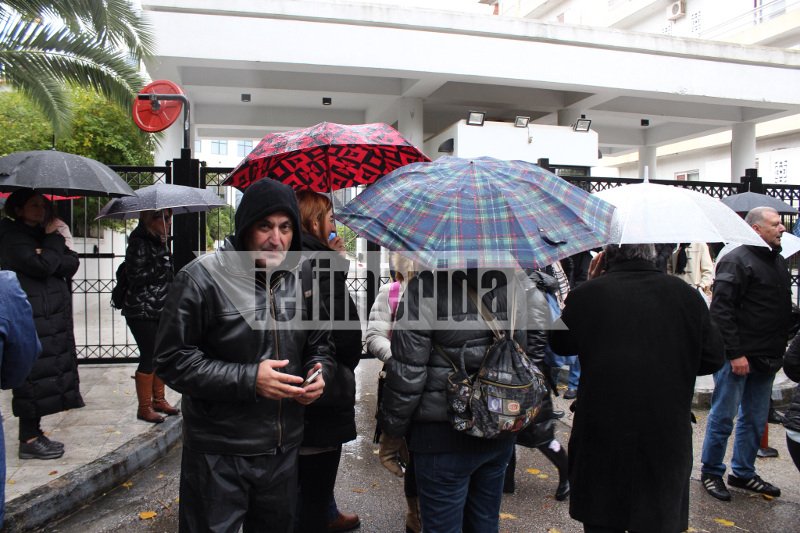 Οι εργαζόμενοι του Mega διαδηλώνουν έξω από τη ΜΟΤΟΡ ΟΙΛ διεκδικώντας τα δεδουλευμένα 7 μηνών [εικόνες] | iefimerida.gr 1