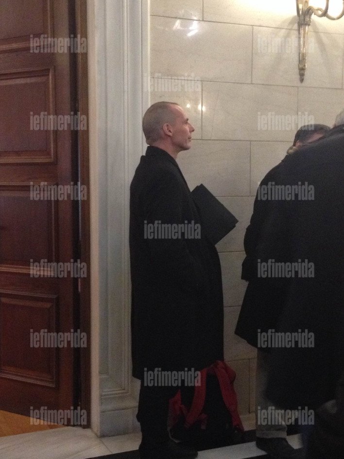  Το backstage της συνέντευξης Τύπου Τσίπρα-Γκουρία -Τα χαμόγελα Βαρουφάκη και τα sms του Δραγασάκη [εικόνες] | iefimerida.gr 3