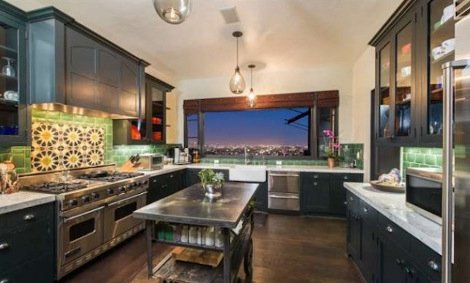 Η Μέγκαν Φοξ δεν χωράει σε 5.300 τ.μ. -Πουλάει το σπίτι για να πάρει μεγαλύτερο [εικόνες] | iefimerida.gr 3