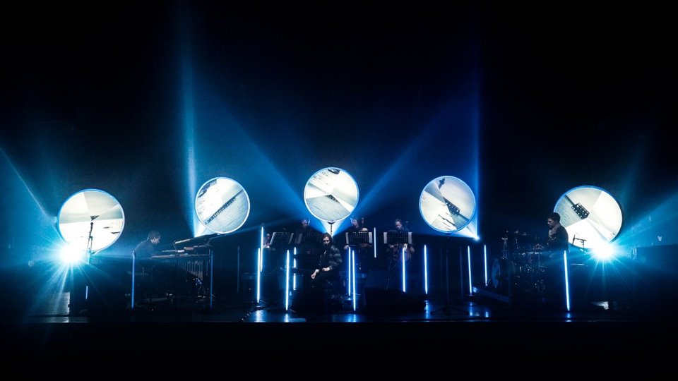 Ανέλπιστη παράσταση στο Μέγαρο: Ηλεκτρονική τζαζ με στοιχεία ambient και οπτικά εφέ [βίντεο]  | iefimerida.gr 1